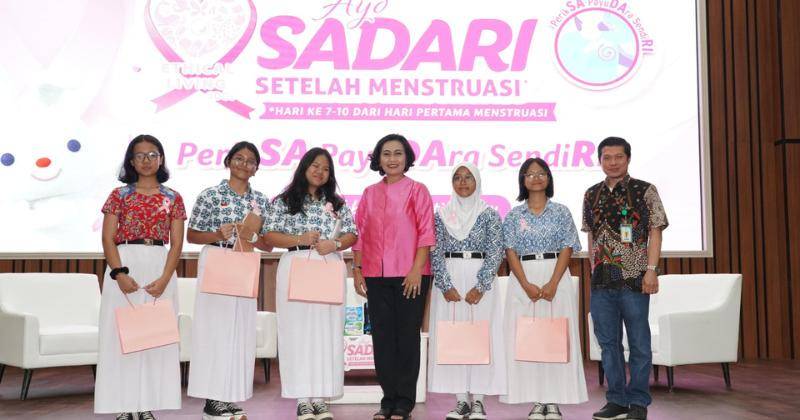 Cegah Kanker Payudara pada Remaja dengan SADARI